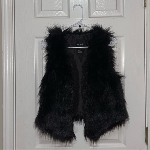 Me Jane Jackets & Blazers - Me Jane Black Faux Fur Vest
